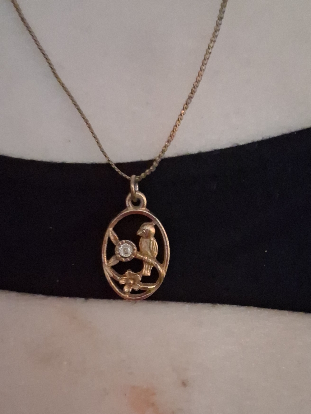 Gold Tone Bird & Flower Pendant Necklace - Elegant Women's Jewelry
